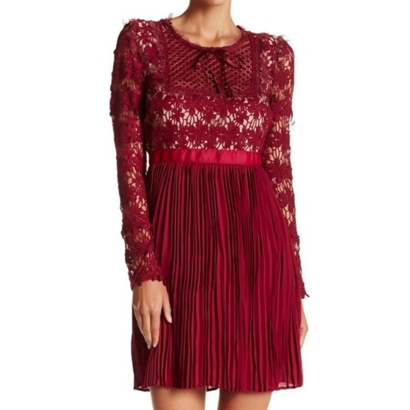Romeo and Juliet Couture berry pleated lace dress - Picture 1 of 16